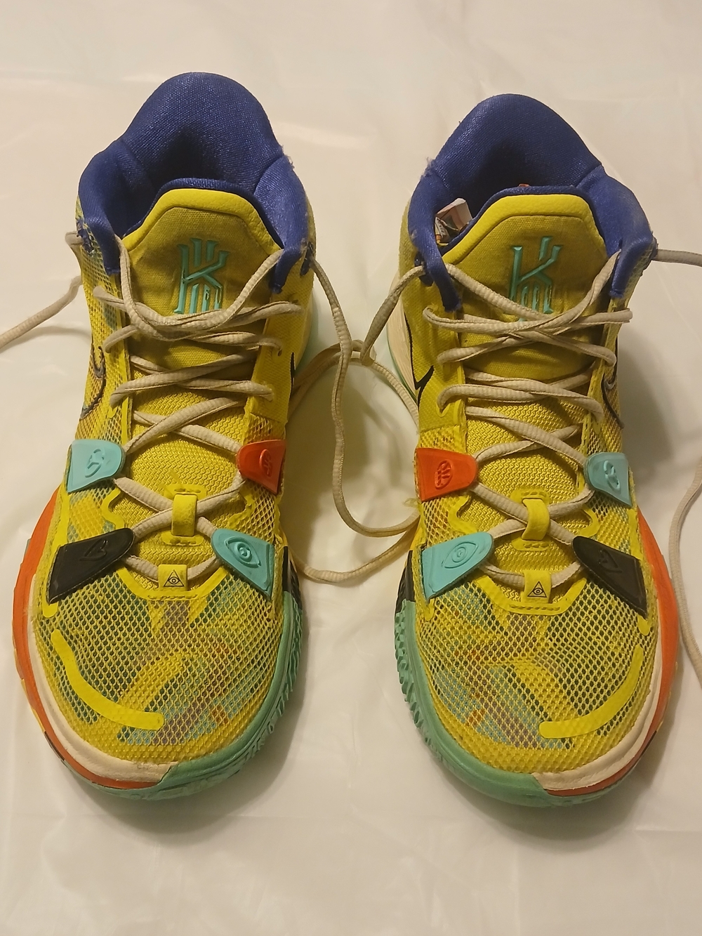 Nike Kyrie Irving 7 "1World 1 People" Yellow Blue Multicolor Basketball Sneakers